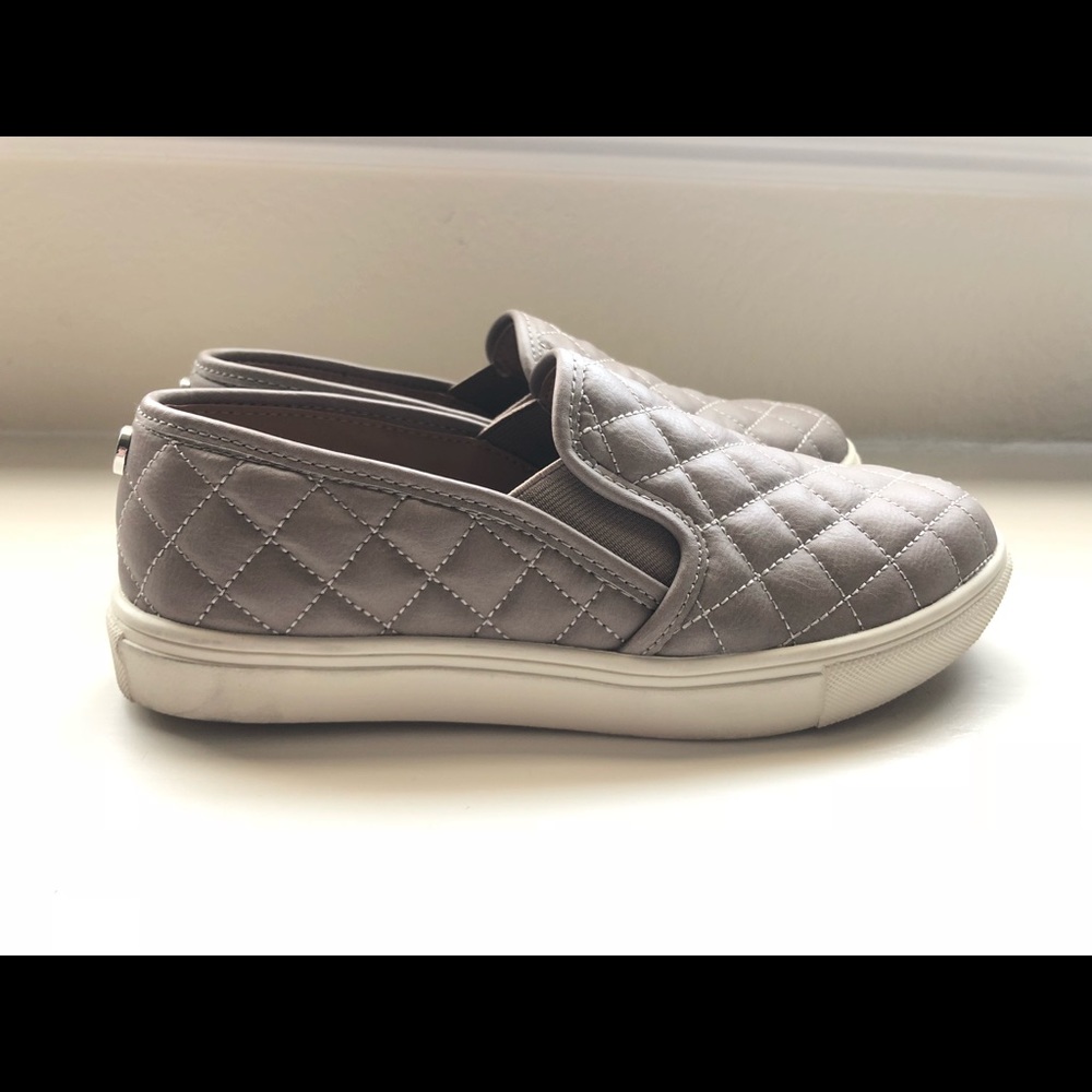 Steve Madden ECENTRCQ Quilted Slip On Sneaker
